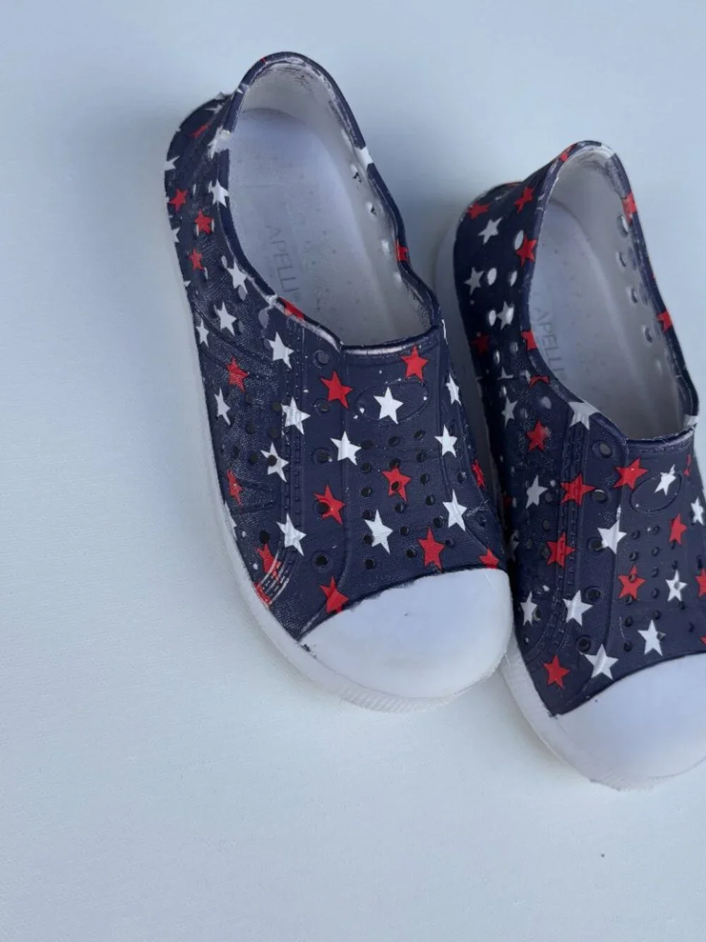 Capelli New York Girls' Water Shoes Blue with Red and White Stars size 10